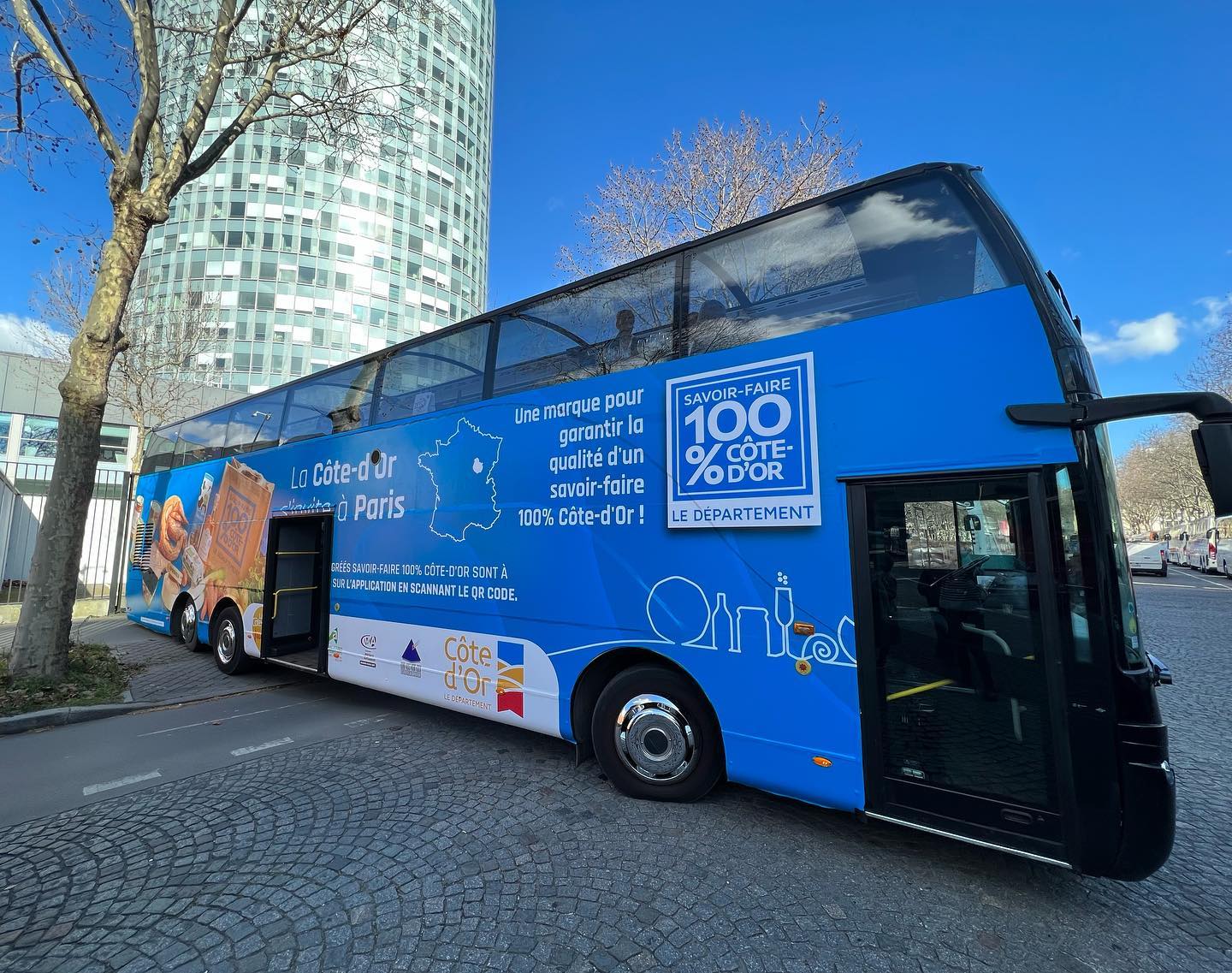 Aboard the Bustronome, the Côte-d’Or travels through “its” Paris