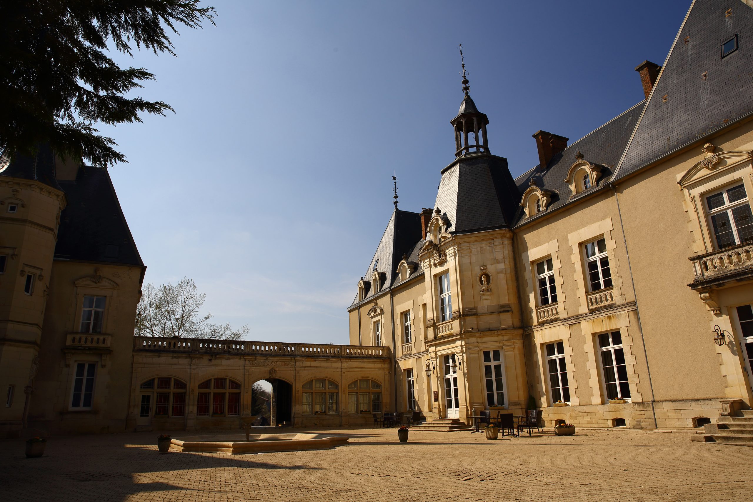 Un Vide Château Ce Week-end à Sainte-Sabine